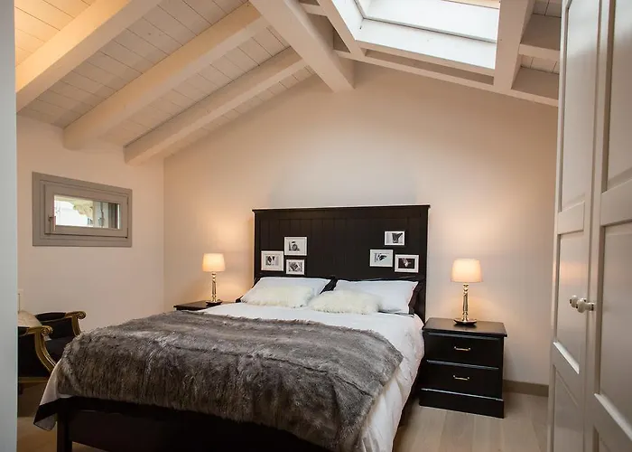 Qsix Luxury Apartment
